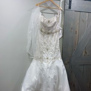 Wedding dress